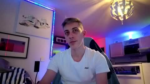 Snapshot of hugolandcam chatting on 8, 1, 2025 Hugo online show from 8, 1, 2025