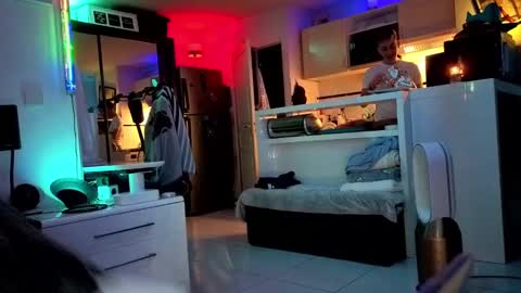 Snapshot of hugolandcam chatting on 15, 1, 2025 Hugo online show from 15, 1, 2025