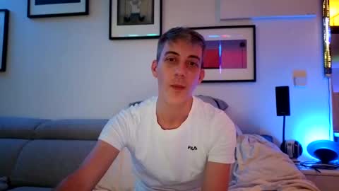 Snapshot of hugolandcam chatting on 30, 1, 2025 Hugo online show from 30, 1, 2025