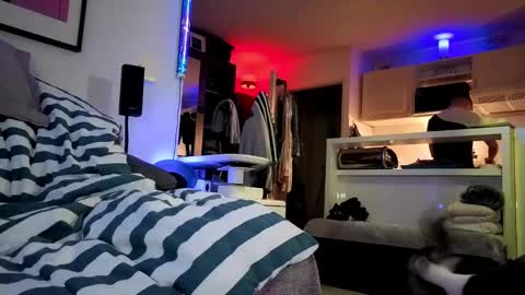 Snapshot of hugolandcam chatting on 7, 2, 2025 Hugo online show from 7, 2, 2025