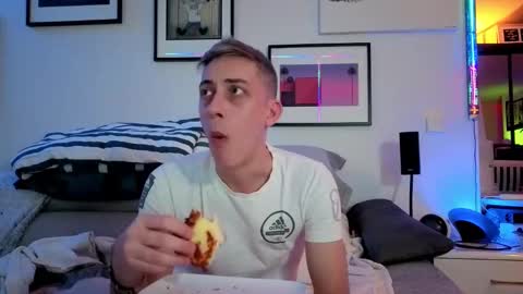 Snapshot of hugolandcam chatting on 11, 2, 2025 Hugo online show from 11, 2, 2025