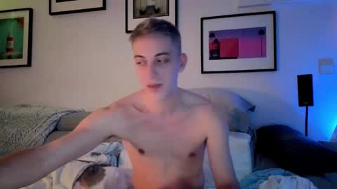 Snapshot of hugolandcam chatting on 14, 2, 2025 Hugo online show from 14, 2, 2025