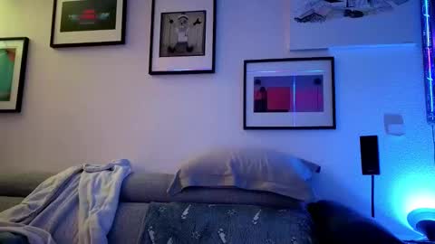 Snapshot of hugolandcam chatting on 26, 2, 2025 Hugo online show from 26, 2, 2025