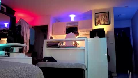 Snapshot of hugolandcam chatting on 4, 3, 2025 Hugo online show from 4, 3, 2025