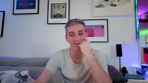 Snapshot of hugolandcam chatting on 9, 3, 2025 Hugo online show from 9, 3, 2025