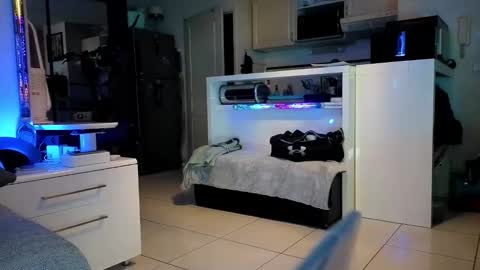 Snapshot of hugolandcam chatting on 12, 9, 2025 Hugo online show from 12, 9, 2025