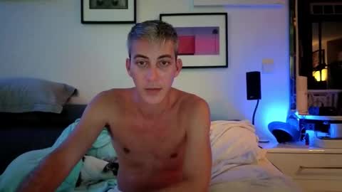 Snapshot of hugolandcam chatting on 17, 9, 2025 Hugo online show from 17, 9, 2025