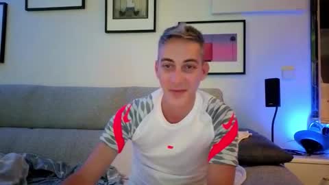 Snapshot of hugolandcam chatting on 5, 10, 2025 Hugo online show from 5, 10, 2025