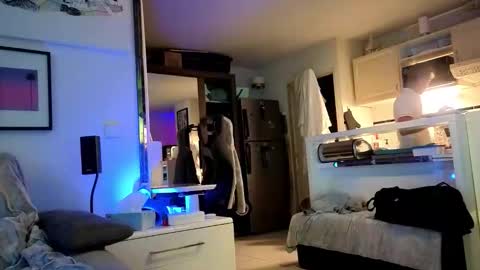 Snapshot of hugolandcam chatting on 12, 10, 2025 Hugo online show from 12, 10, 2025