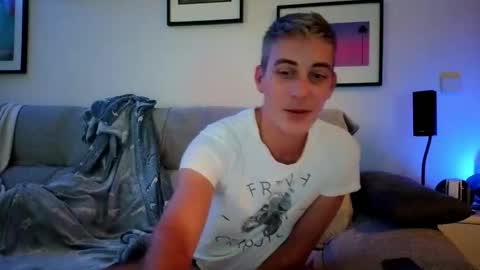 Snapshot of hugolandcam chatting on 20, 10, 2025 Hugo online show from 20, 10, 2025