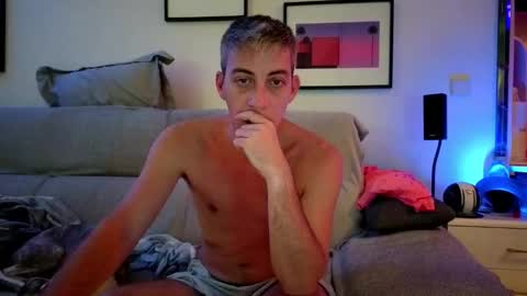 Snapshot of hugolandcam chatting on 21, 10, 2025 Hugo online show from 21, 10, 2025