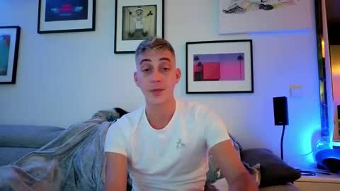 Snapshot of hugolandcam chatting on 4, 11, 2025 Hugo online show from 4, 11, 2025