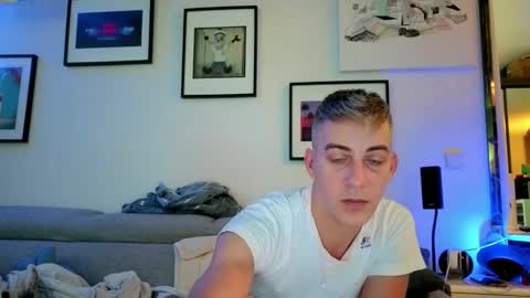 Snapshot of hugolandcam chatting on 8, 11, 2025 Hugo online show from 8, 11, 2025