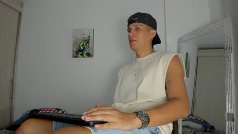 Snapshot of hugosan2 chatting on 13, 12, 2024 Hugo online show from 13, 12, 2024