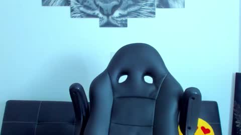 Snapshot of humber_eli chatting on 25, 2, 2025 Eli online show from 25, 2, 2025