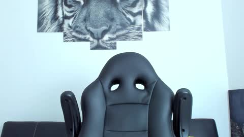 Snapshot of humber_eli chatting on 1, 10, 2025 Eli online show from 1, 10, 2025