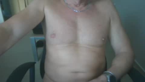 Snapshot of hundeleine chatting on 5, 11, 2025 hundeleine online show from 5, 11, 2025