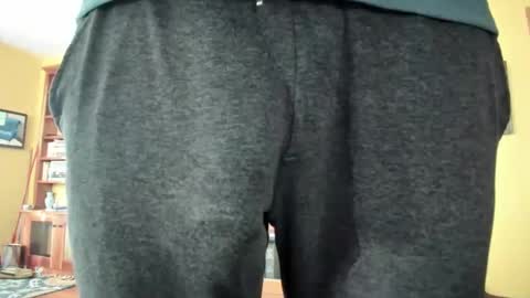 Snapshot of hung_hot_fit10 chatting on 24, 12, 2024 Big uncut cock dripping online show from 24, 12, 2024