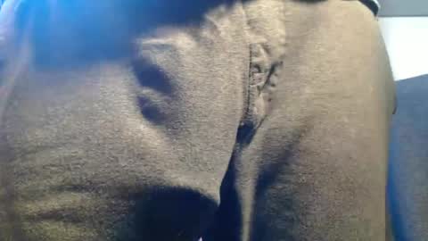 Snapshot of hung_hot_fit10 chatting on 20, 4, 2026 Big uncut cock dripping online show from 20, 4, 2026