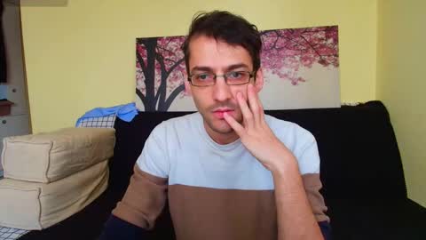 Snapshot of hungeddy chatting on 28, 11, 2025 Eddy online show from 28, 11, 2025