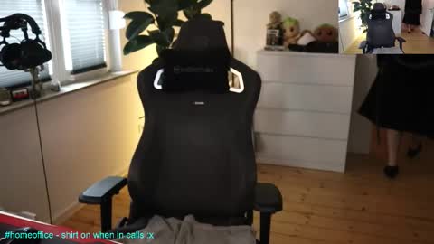 hungry_26 online show from 17, 12, 2025