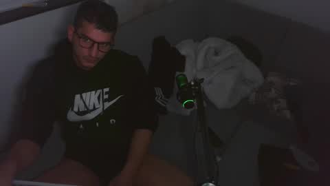 LittleDevilXo1999 online show from 19, 12, 2025