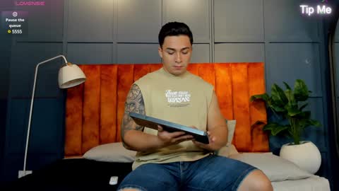 hunk_ryan online show from 4, 2, 2025