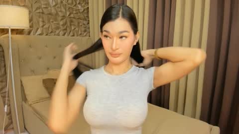 hunkhomerontop online show from 17, 12, 2025