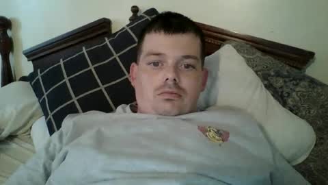 Snapshot of huntdog1221 chatting on 19, 6, 2026 huntdog1221 online show from 19, 6, 2026