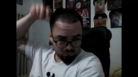 Snapshot of hurtadodirector chatting on 4, 5, 2026 hurtadodirector online show from 4, 5, 2026