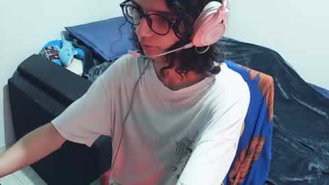 Snapshot of hxxyro1 chatting on 1, 8, 2026 hxxyro1 online show from 1, 8, 2026