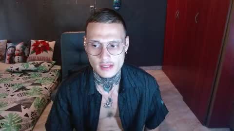 Snapshot of hyb_noctilux chatting on 16, 12, 2025 Call me sinner... online show from 16, 12, 2025