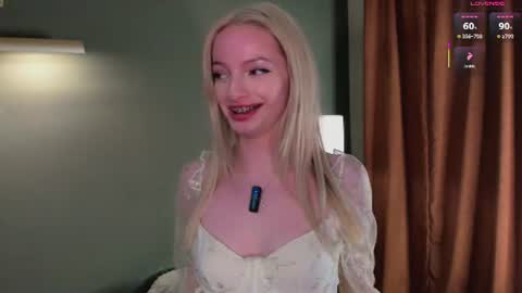 Snapshot of hypno_eyes_babe chatting on 10, 6, 2026 Kate online show from 10, 6, 2026