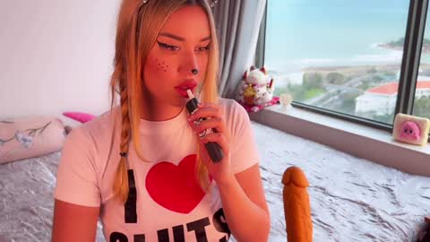 Your submissive lady 3 online show from 11, 1, 2025