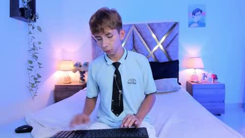 Snapshot of hyunjin_sun chatting on 24, 10, 2025 Son Hyunjin online show from 24, 10, 2025