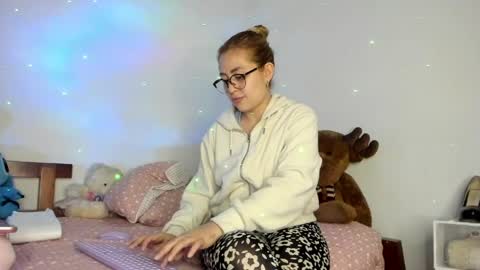 Hyun Joo online show from 24, 4, 2026