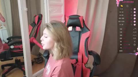 Snapshot of i_see_aysi chatting on 22, 10, 2025 Aysi online show from 22, 10, 2025