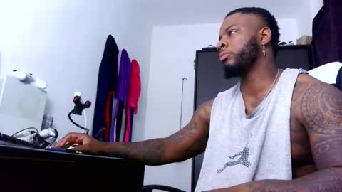 Mr H Independent model online show from 31, 10, 2025