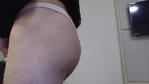 Snapshot of iamakingston chatting on 25, 10, 2025 De Paul online show from 25, 10, 2025