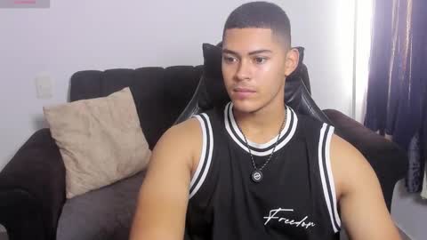 Dylan  independent model  online show from 29, 3, 2026