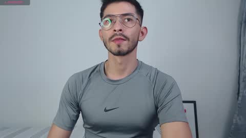  INDEPENDENT MODEL online show from 26, 2, 2025