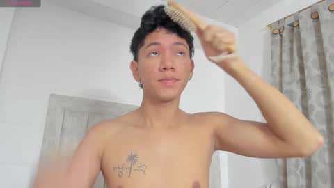 Snapshot of iamjulian_ chatting on 20, 12, 2024 Juliiiiian online show from 20, 12, 2024