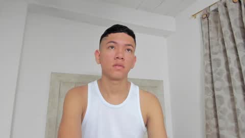 Snapshot of iamjulian_ chatting on 6, 1, 2025 Juliiiiian online show from 6, 1, 2025