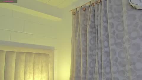 Snapshot of iamjulian_ chatting on 31, 1, 2025 Juliiiiian online show from 31, 1, 2025