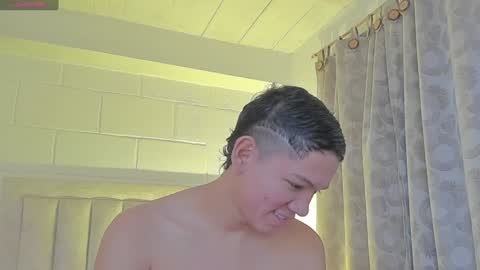 Snapshot of iamjulian_ chatting on 6, 2, 2025 Juliiiiian online show from 6, 2, 2025
