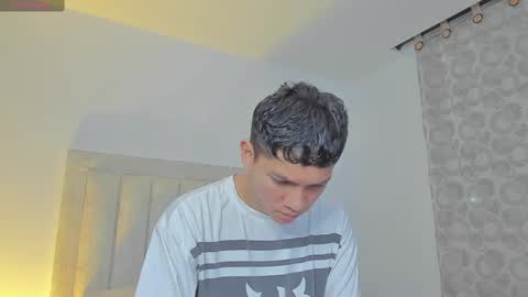 Snapshot of iamjulian_ chatting on 9, 3, 2025 Juliiiiian online show from 9, 3, 2025