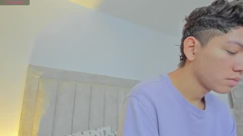 Snapshot of iamjulian_ chatting on 12, 3, 2025 Juliiiiian online show from 12, 3, 2025