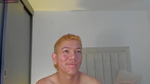 Snapshot of iamjulian_ chatting on 21, 10, 2025 Juliiiiian online show from 21, 10, 2025