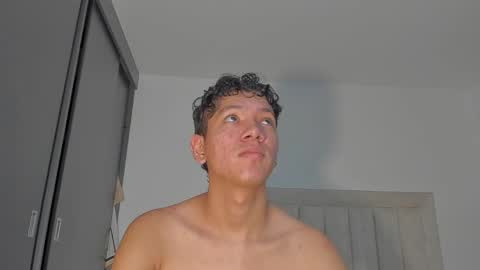 Snapshot of iamjulian_ chatting on 24, 5, 2026 Juliiiiian online show from 24, 5, 2026