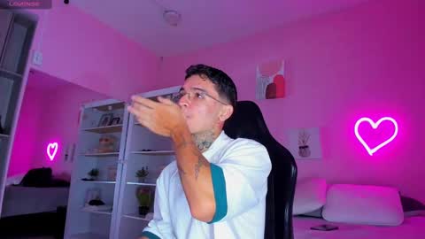 IAN CASTILLO online show from 10, 9, 2025